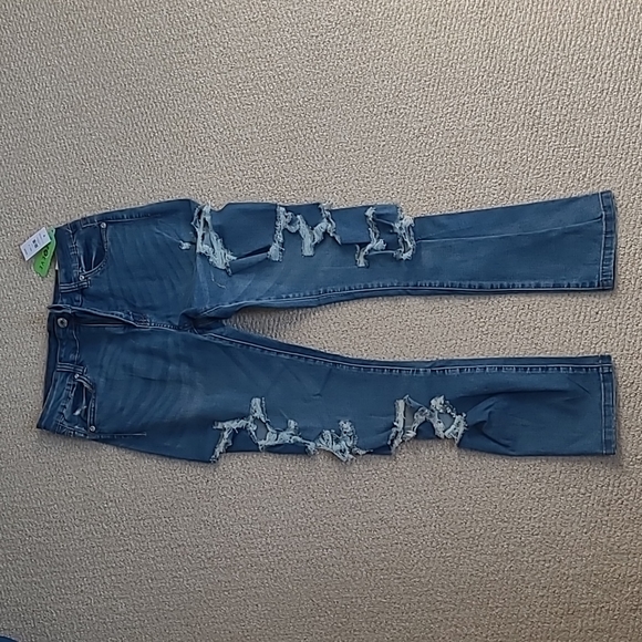 Ripped Jeans - Picture 1 of 3